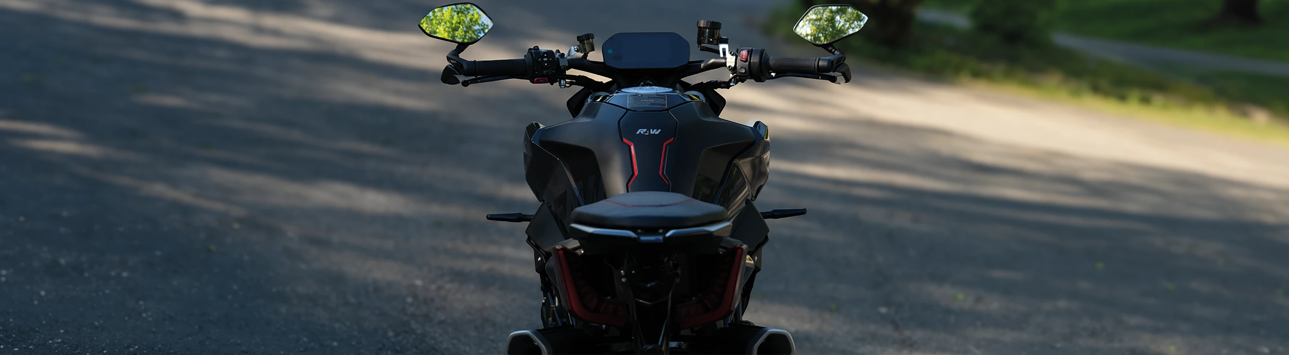 Die neue SRK 921 Naked ist bereit für deine Probefahrt